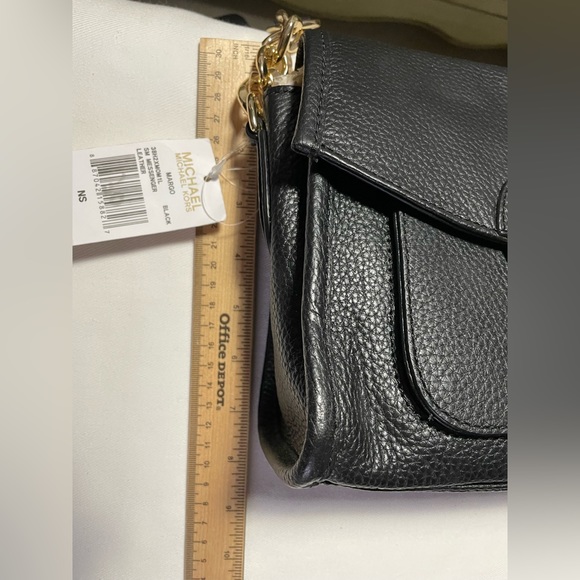 NWT MICHAEL MICHAEL KORS MARGO BLACK SHOULDER BAG. Gold tone hardware - Picture 8 of 11